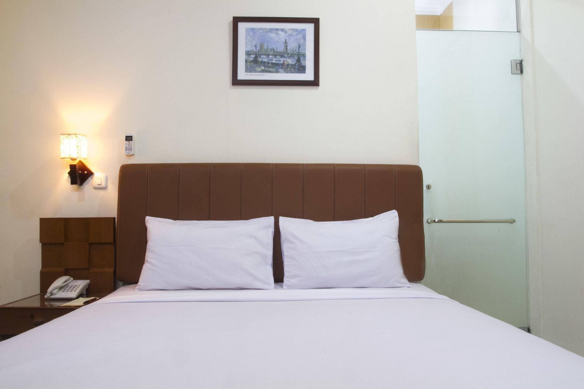 Hotel House Of Arsonia Tulip à Jakarta Extérieur photo