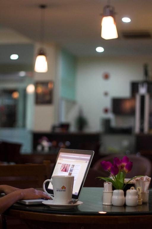 Hotel House Of Arsonia Tulip à Jakarta Extérieur photo